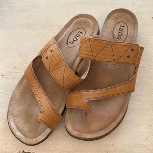Taos sandal size 11